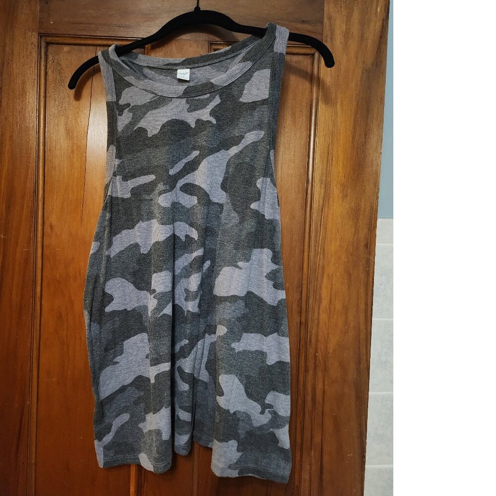 Old Navy Active Camo tank top sz xxl
